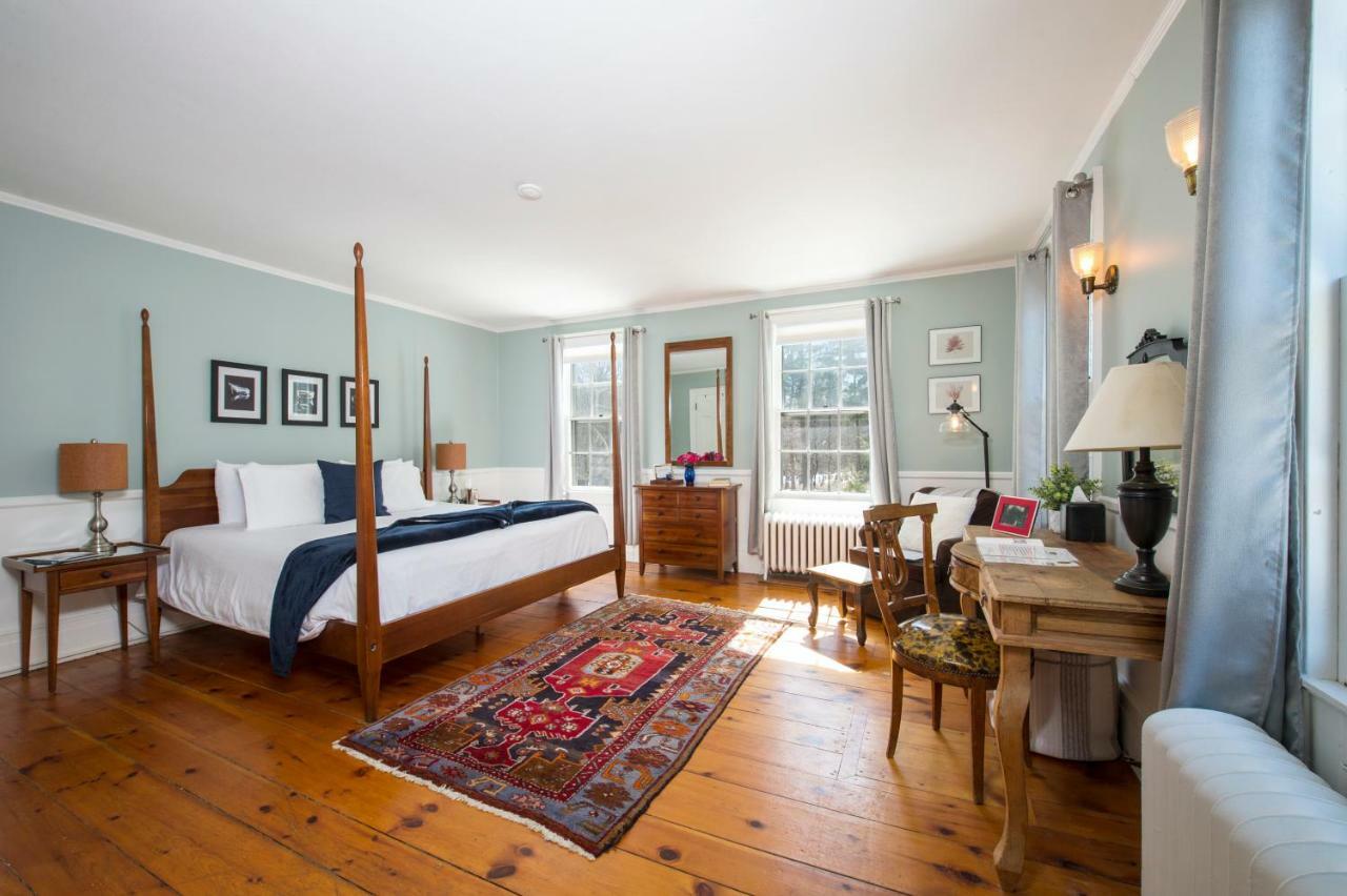 The Egremont Village Inn South Egremont Экстерьер фото