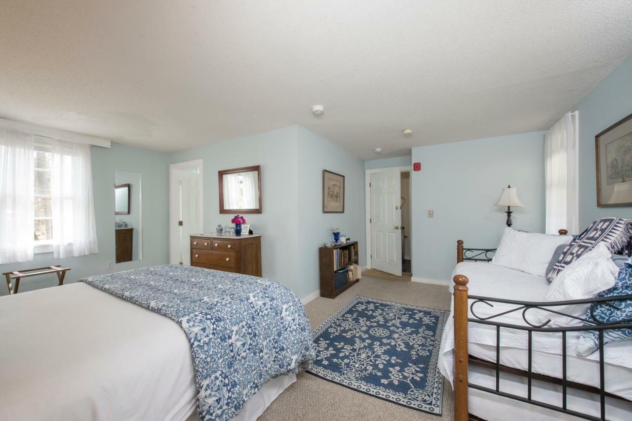 The Egremont Village Inn South Egremont Экстерьер фото