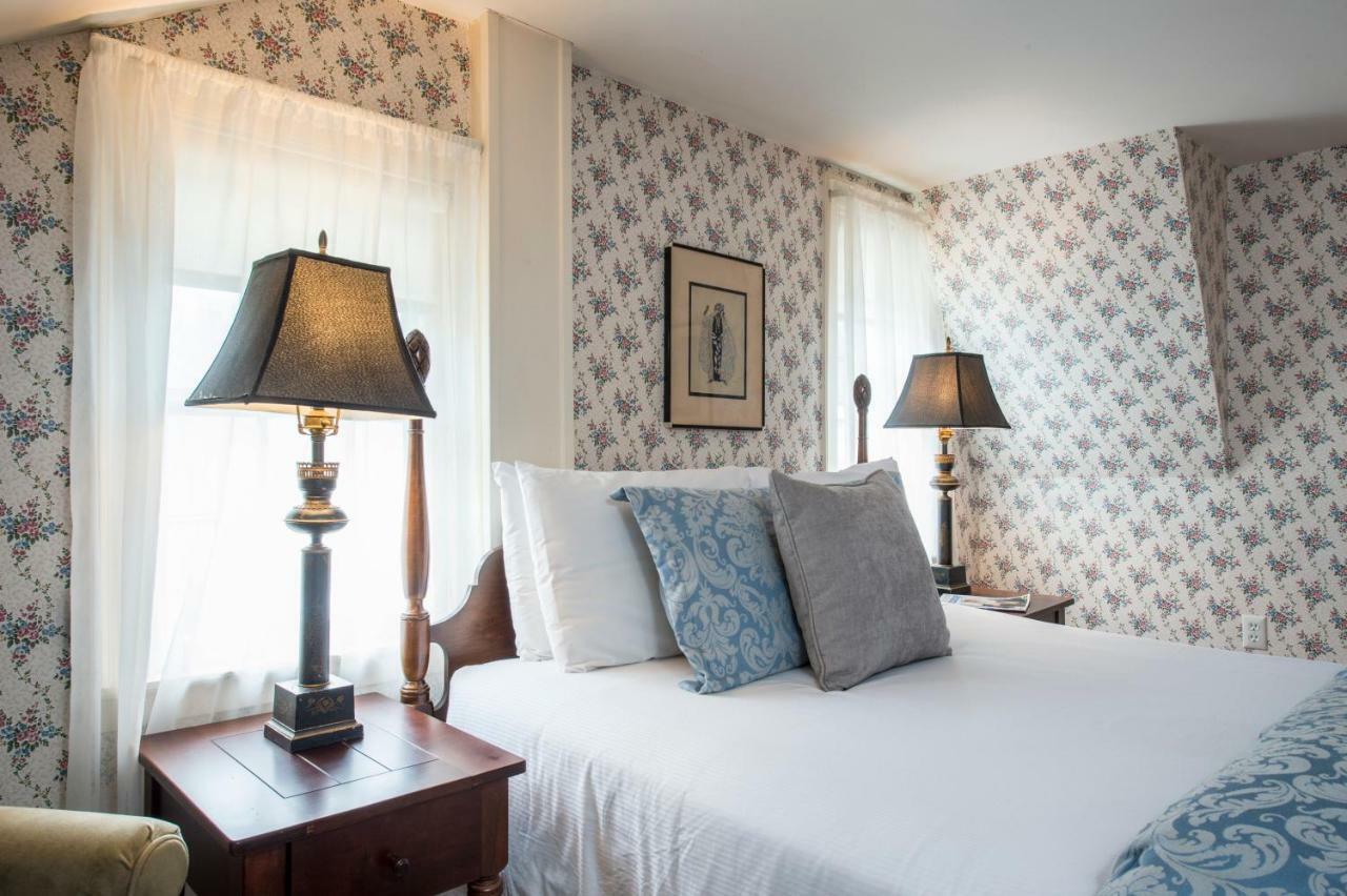 The Egremont Village Inn South Egremont Экстерьер фото
