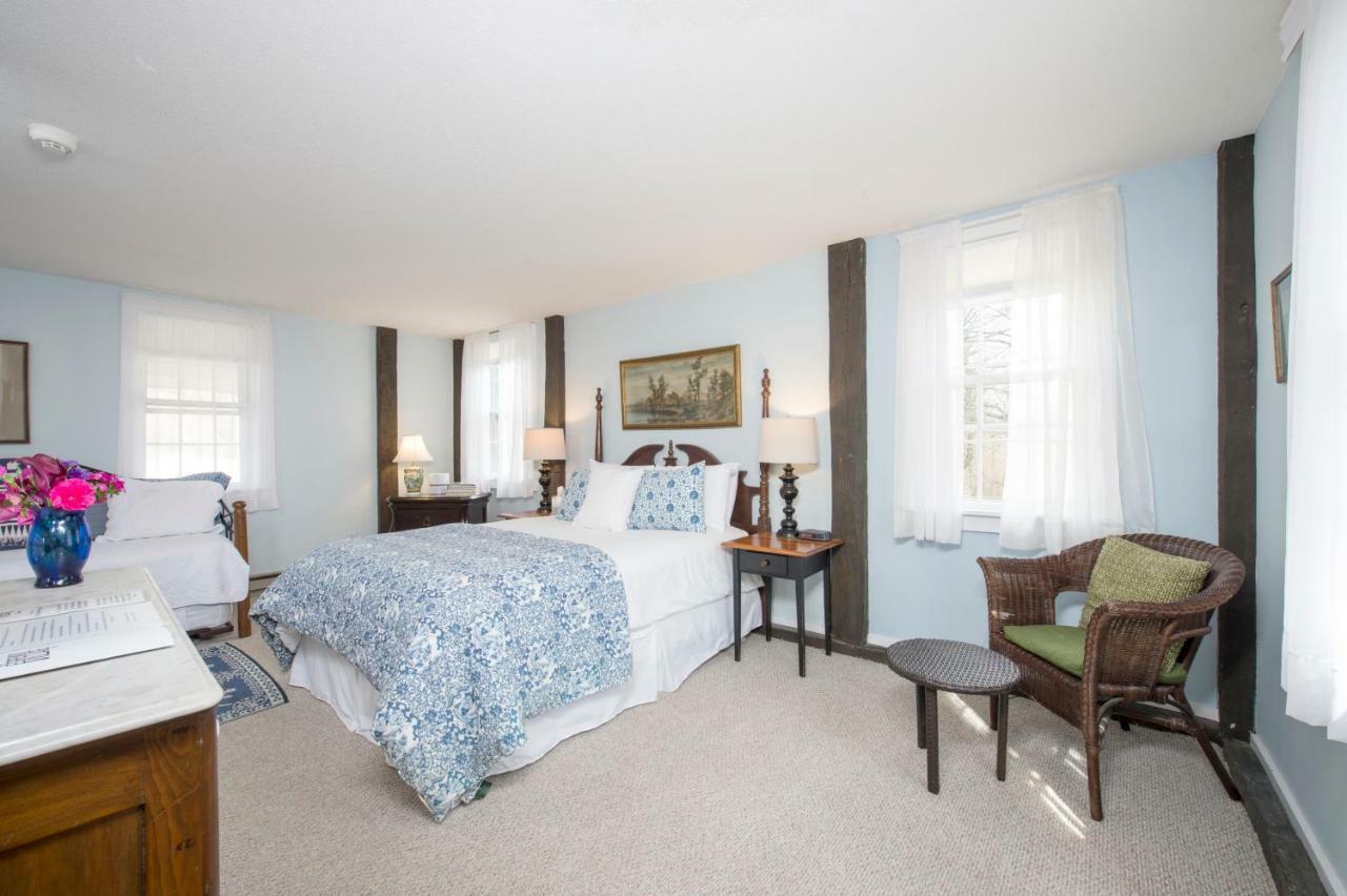 The Egremont Village Inn South Egremont Экстерьер фото