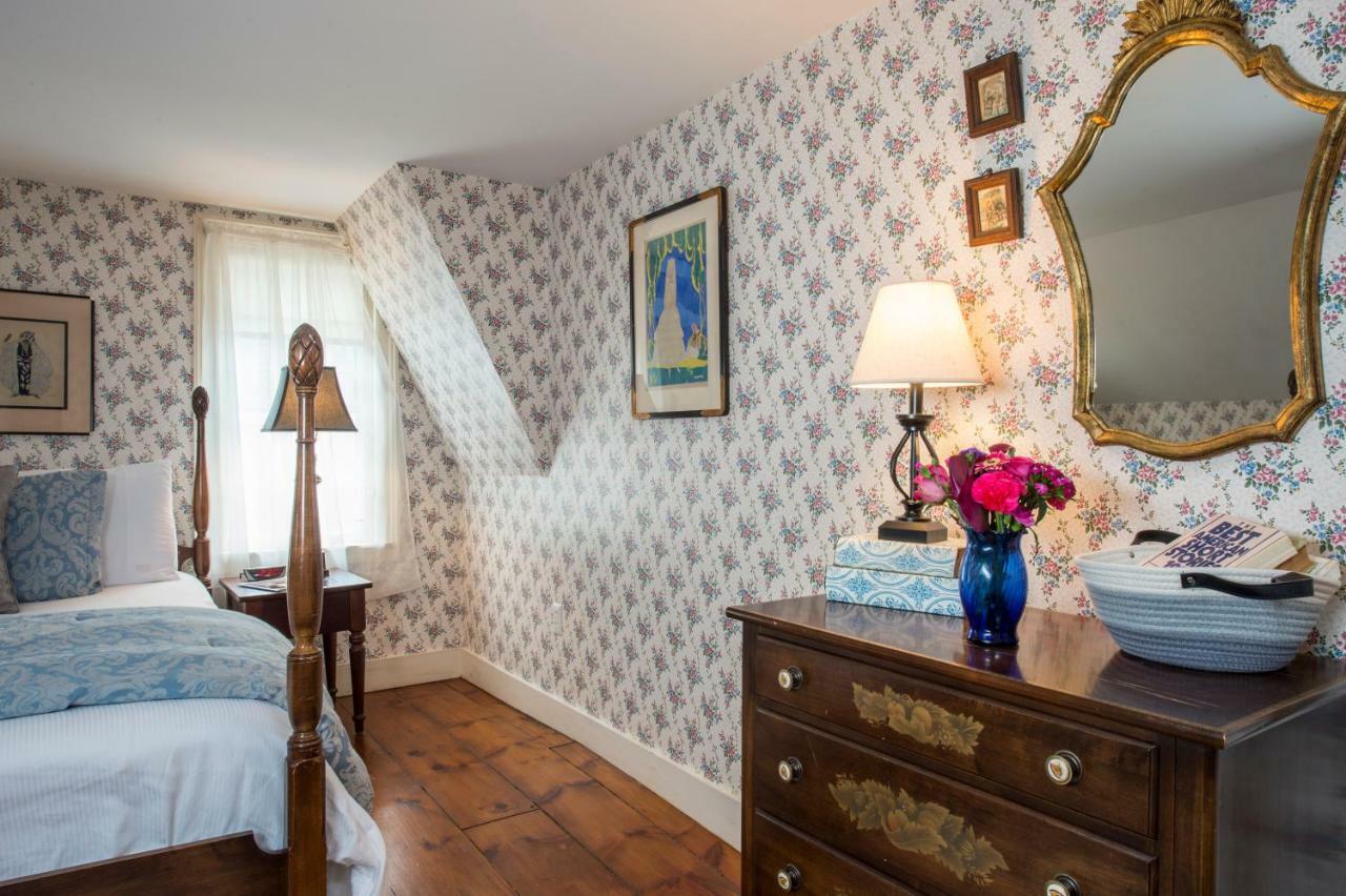 The Egremont Village Inn South Egremont Экстерьер фото