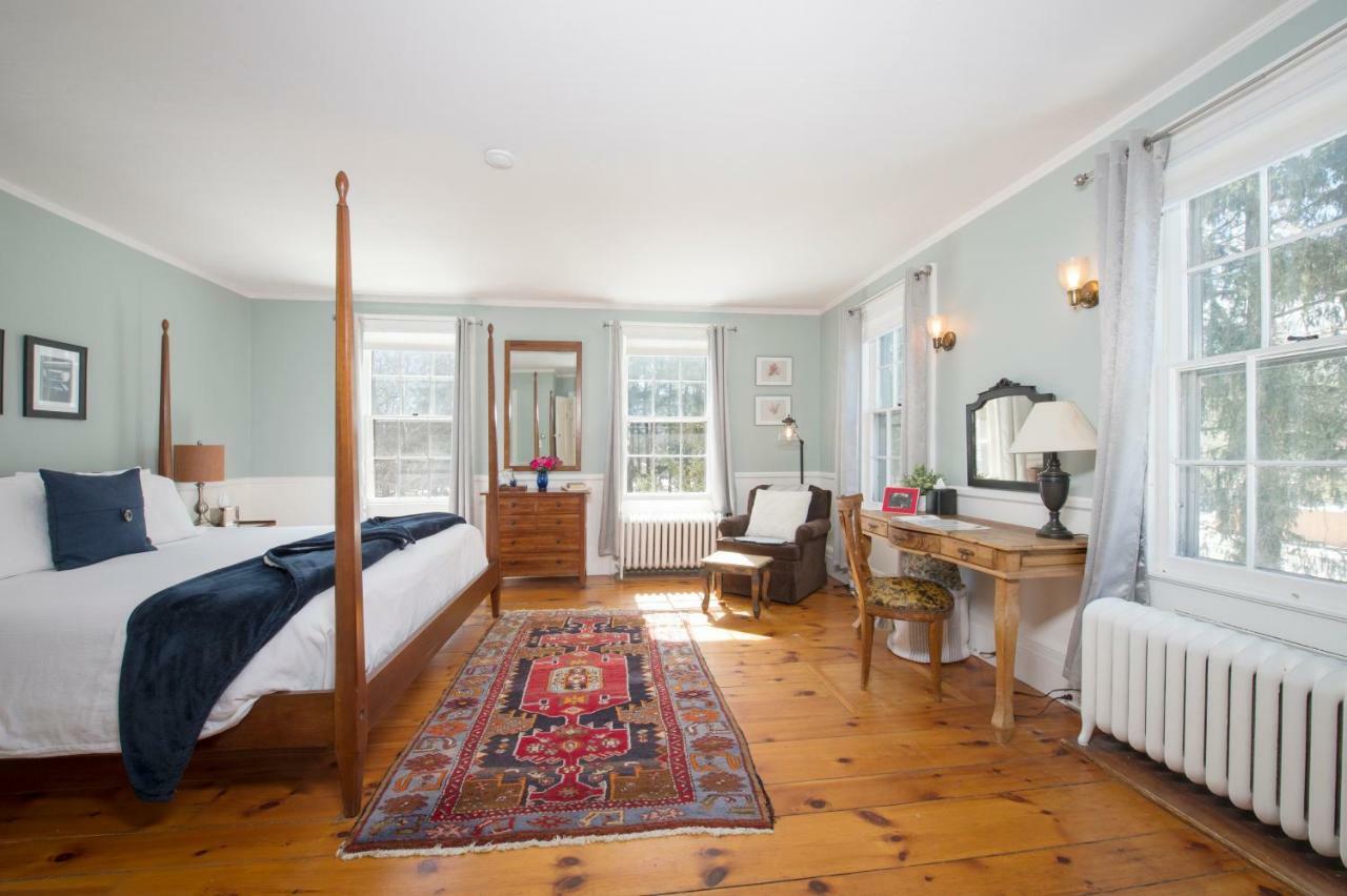 The Egremont Village Inn South Egremont Экстерьер фото