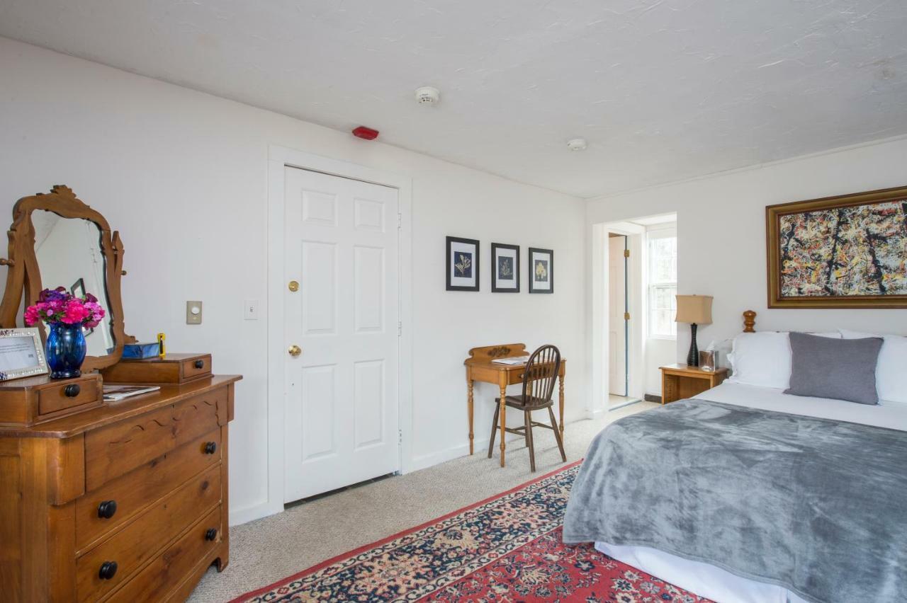 The Egremont Village Inn South Egremont Экстерьер фото