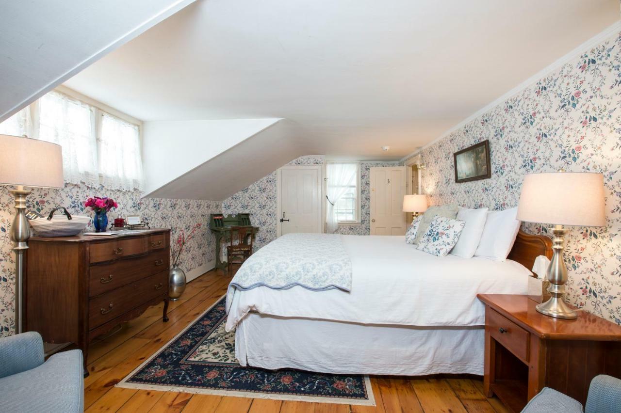 The Egremont Village Inn South Egremont Экстерьер фото
