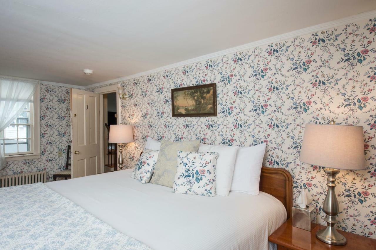 The Egremont Village Inn South Egremont Экстерьер фото