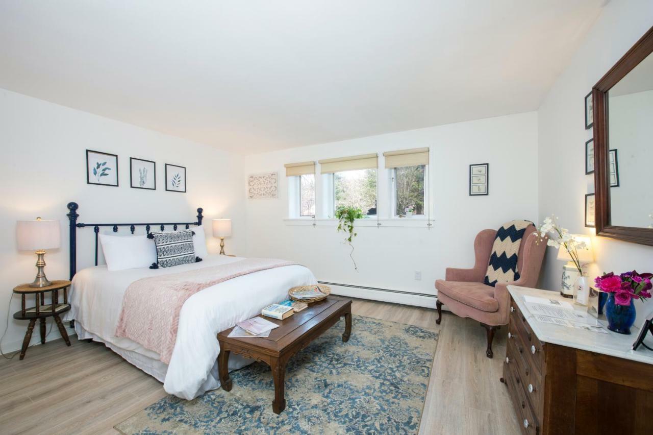 The Egremont Village Inn South Egremont Экстерьер фото
