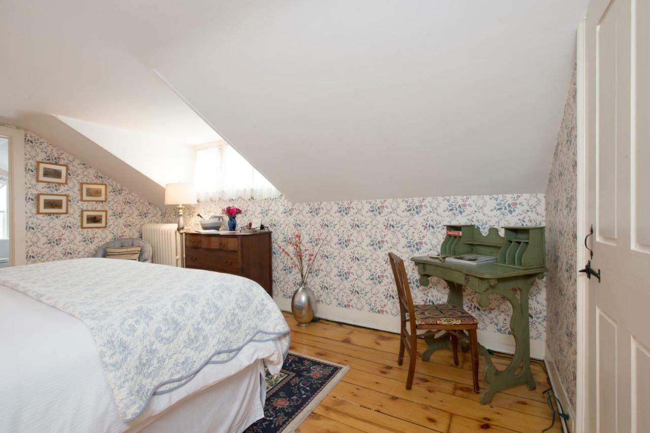 The Egremont Village Inn South Egremont Экстерьер фото