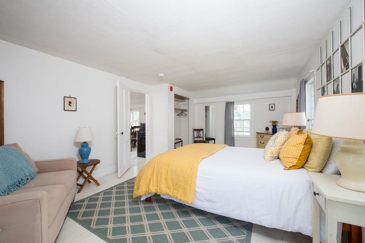 The Egremont Village Inn South Egremont Экстерьер фото